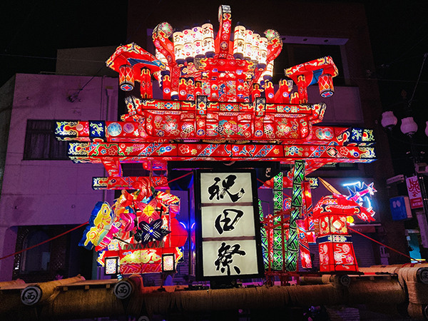 となみ夜高まつり「西夜会」行燈の字を揮毫｜富山県砺波市のお祭り