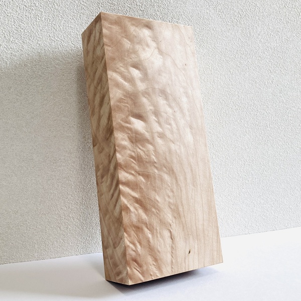 書道家の手書きオーダーメイド表札【楓(カエデ)縮杢】|天然銘木表札|書道家藤井碧峰