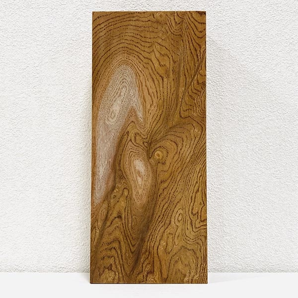 書道家の手書きオーダーメイド表札【欅板目】|天然銘木表札|書道家藤井碧峰