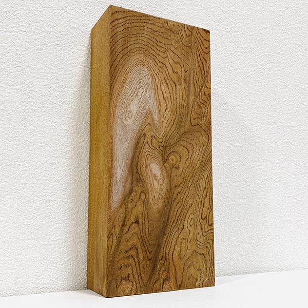 書道家の手書きオーダーメイド表札【欅板目】|天然銘木表札|書道家藤井碧峰