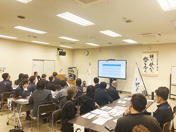 砺波商工会議所青年部【OBと語る会】|書作品の制作|藤井碧峰